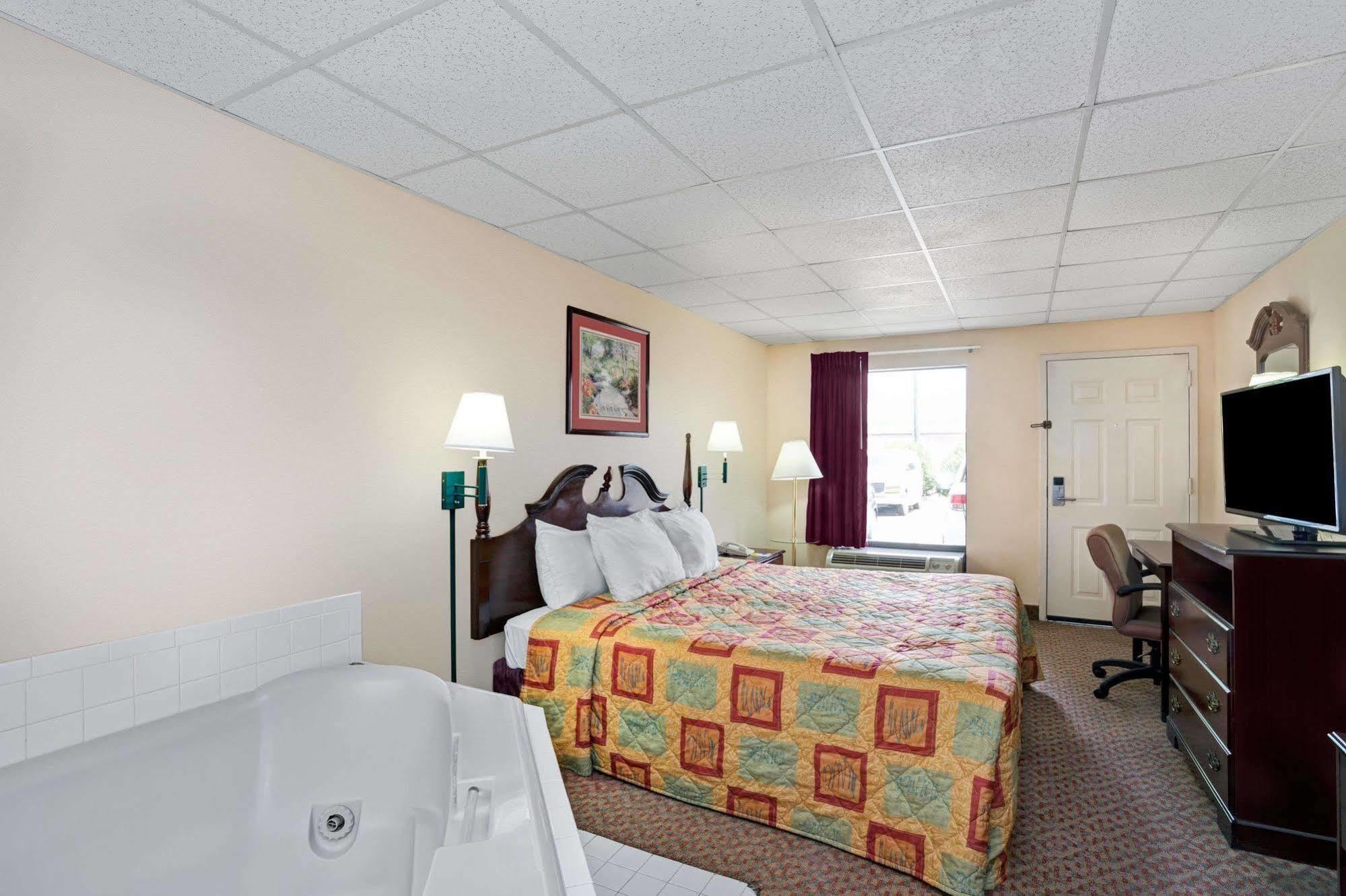 Days Inn - Chapel Hill Exterior foto